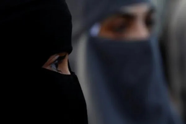 İsviçre'de burka yasağını delenlere para cezası verilmesi teklif edildi