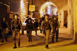 Palestinian Worshippers Injured as Israeli Forces Raid Al-Aqsa Mosque