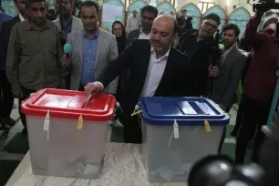استاندار هرمزگان رأی خود را به صندوق انداخت