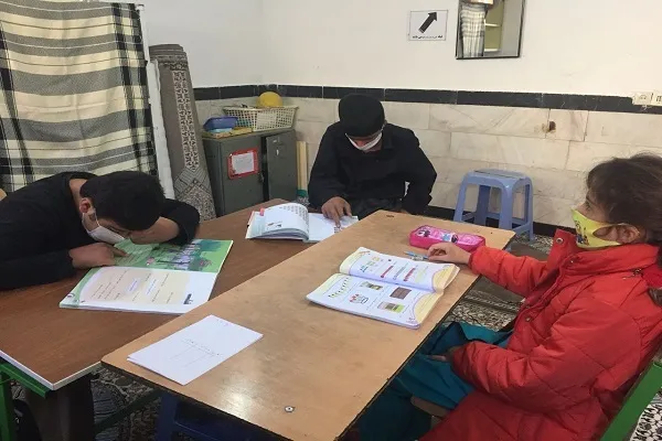 آموزش حضوری در روستاهای کردستان زیر سایه کرونا