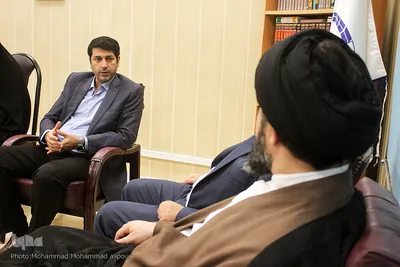 حضور حجت‌الاسلام طباطبایی،‌رئیس حوزه هنری خوزستان در تحریریه ایکنا خوزستان 