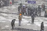 بارش اولین برف زمستانی در مشهد ـ حرم رضوی