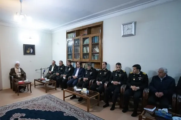 دیدار فرماندهان نیروی دریایی با آیت‌الله دری نجف‌آبادی