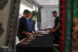 نمایشگاه «عطر سیب» در میدان آئینی امام حسین(ع)