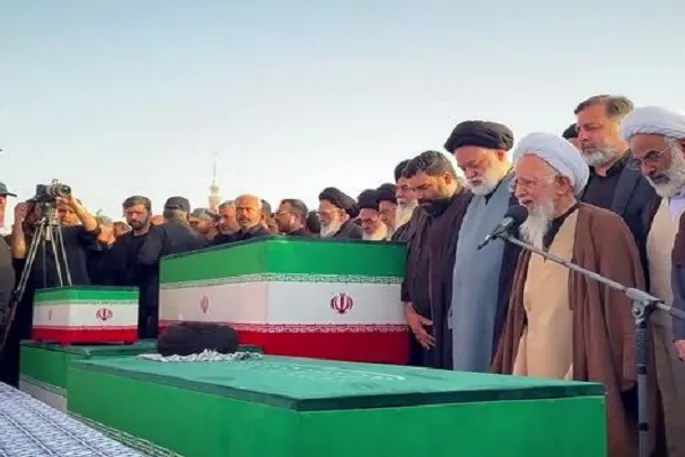 فیلم | چرا آیت‌الله جوادی آملی در نماز بر پیکر رهبر شهید تعابیر اعلی به‌کار بردند