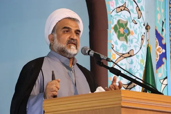 نماز جمعه ساری به امامت حجت الاسلام محمدرضا نصوری، امام جمعه موقت ساری در مصلی امام خمینی (ره)