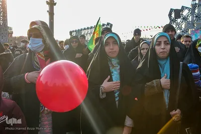 Teheraner feiern Geburtstag von Fatima Zahra (s.a.)