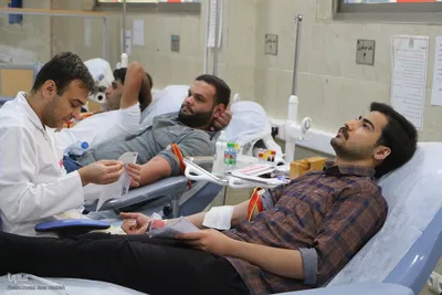 اهدا خون برای حادثه دیدگان بندر عباس