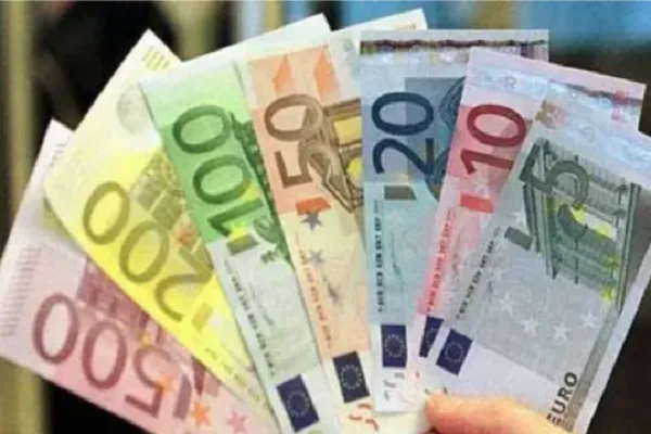 Indignation sur les réseaux sociaux après la découverte de l’argent caché dans un Coran