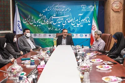 تجلیل از برگزارکنندگان مراسم اهدای تندیس ملی فداکاری

