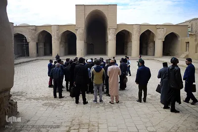 بازدید شرکت کنندگان سومین مراسم ملی بزرگداشت مجاهدان در غربت از آثار تاریخی دامغان