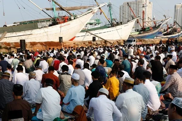 Sambutan Aidilfitri pertama selepas Corona  di Indonesia dan Malaysia + video