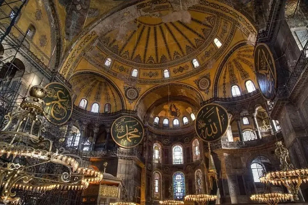 Turkish President Honors Quran Memorizer at Istanbul’s Hagia Sophia Mosque