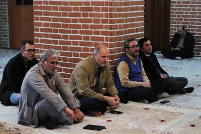 کرسی تلاوت قرآن در دانشگاه هنر اسلامی تبریز‎