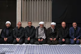 مراسم عزاداری شب عاشورای حسینی در حسینیه امام‌خمینی(ره)