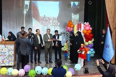 نواختن زنگ غنچه‌ها در ارومیه‎