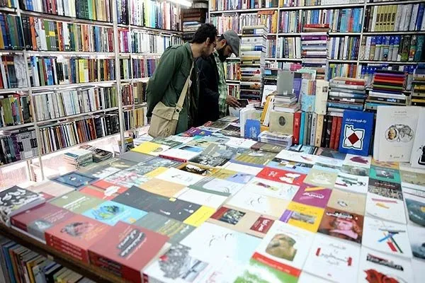 مُدل کتابفروشی قدیمی دیگر جوابگو نیست/ باید تعارف را کنار بگذاریم