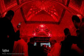 حرم مطهر امام حسین(ع) در شام غریبان
