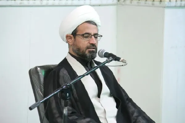 قرارگیری در مسیر طلبگی لبیک به ندای قرآن است