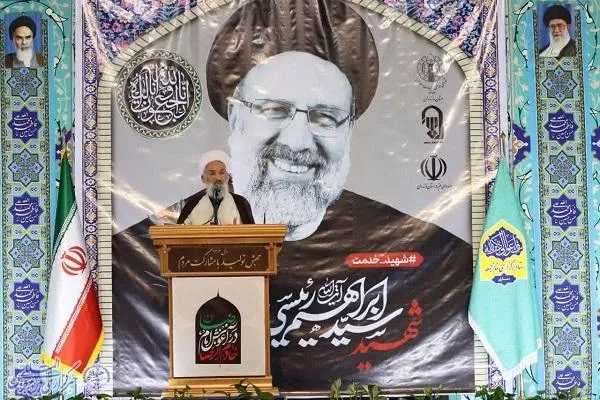 نماز جمعه ساری در مصلای امام خمینی(ره)