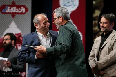 مراسم تجلیل از هنرمندان عرصه ایثار و شهادت