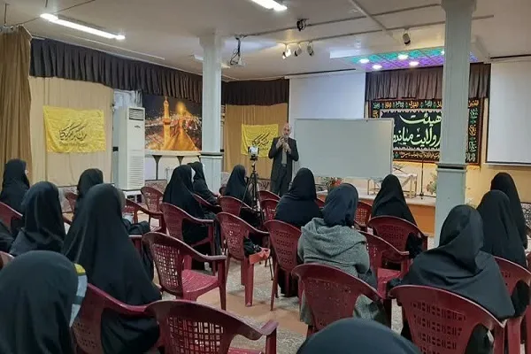 برگزاری نشست سیاسی در مهد قرآن و عترت میاندوآب + عکس