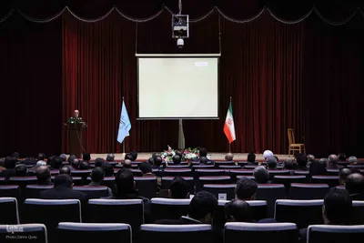 نشست جبهه علمی و فرهنگی اساتید بسیجی در دانشگاه تبریز