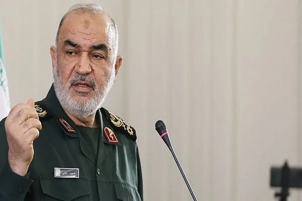 تقدیر سرلشکر سلامی از عملکرد فرمانده قرارگاه مسکن سپاه استان مرکزی