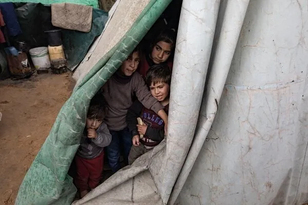 Rəfahda 600 min uşaq İsrailin hücumlarının təhlükəsi altındadır