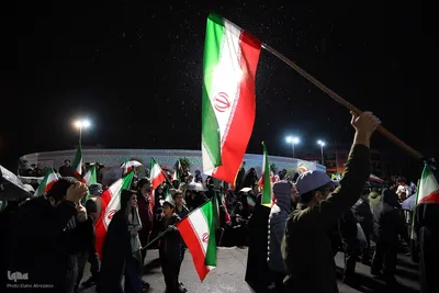 پای کار انقلاب