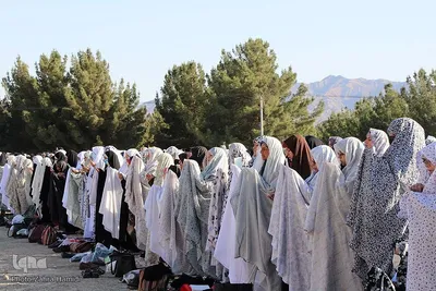 Millionen Iraner verrichten Eid al-Fitr-Gebet