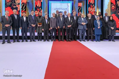 عکس یادگاری برگزیدگان جایزه