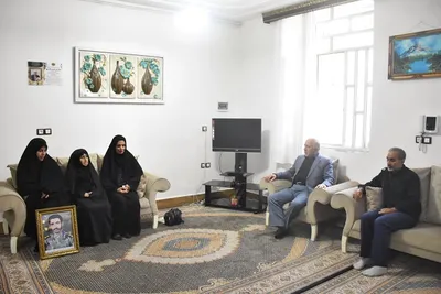 دیدار با خانواده شهدای غریب در لرستان