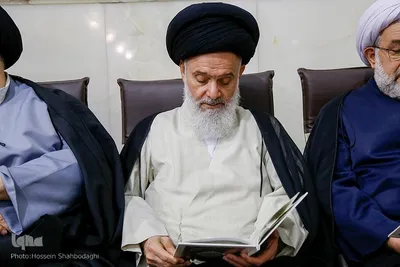 Trauerakt zum Gedenken an Märtyrer Ayatollah Raisi und seine Gefährte