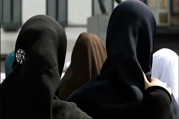 Regard sur les lois des pays européens concernant l’hijab dans les écoles