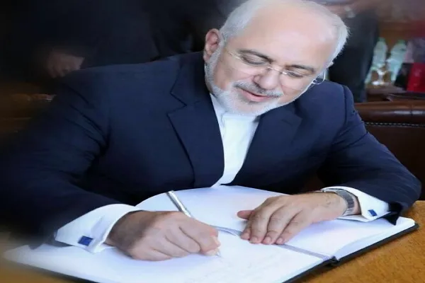 ظریف چهاردهمین سالروز پیروزی مقاومت در جنگ ۳۳ روزه را تبریک گفت