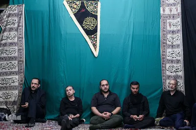 آیین سنتی نخل گردانی و عزاداری ظهر عاشورا در تکیه بزرگ تجریش