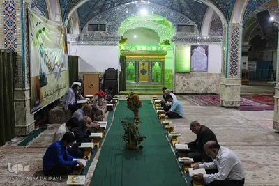 آیین جزء خوانی قرآن کریم امامزادگان عبدالله و آمنه خاتون (ع)/عکاس:زهرا بهرامی 