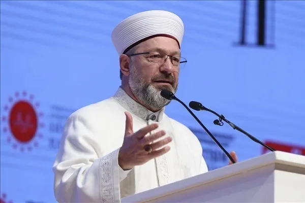 Erbaş: Kur'an, insanları karanlıktan aydınlığa çıkarmak için gönderildi