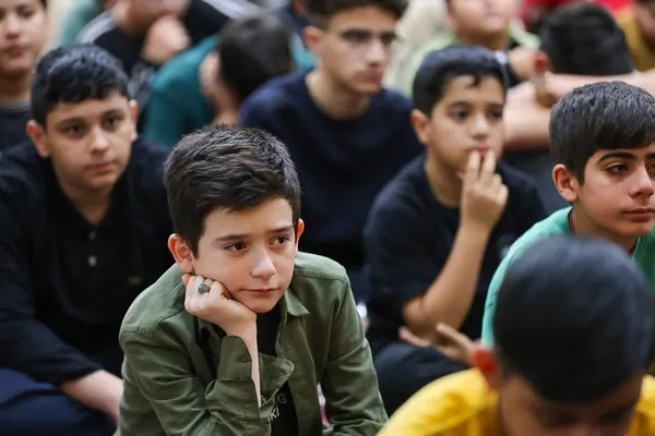 مراسم اعتکاف دانش آموزی در مسجد علی ابن‌‌ابیطالب (ع) گلشهر تبریز
