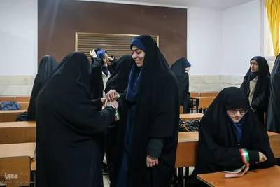 مراسم نواختن زنگ پیروزی انقلاب اسلامی