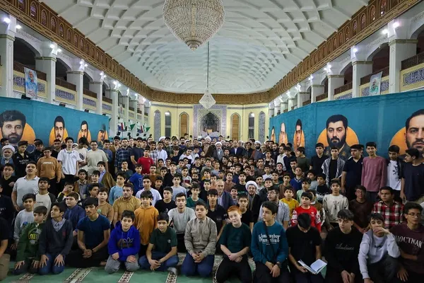 مراسم معنوی اعتکاف دانش آموزی در مصلی تبریز