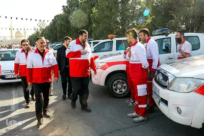 آیین بدرقه کاروان اربعینی امداد و درمان هلال احمر به مناطق مرزی در ایران و کشور عراق