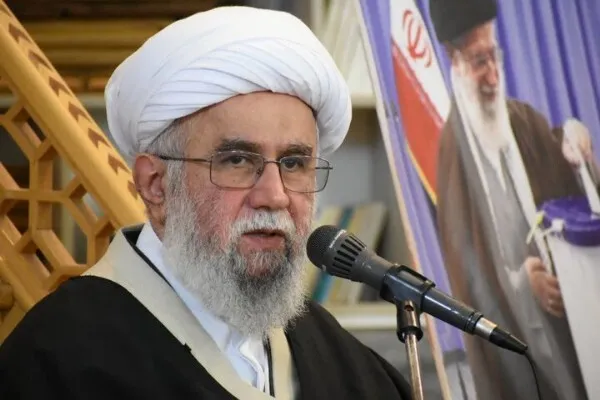 اعتکاف به یک حرکت مستمر معنوی تبدیل شود
