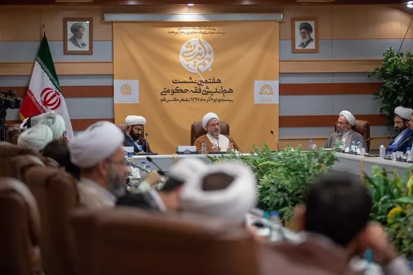 حجت‌الاسلام اکبرنژاد: اصول فقه شما لیبرال است/ آیت‌الله اراکی: از این اصول فقه نظام سیاسی و اقتصادی استنباط می‌شود