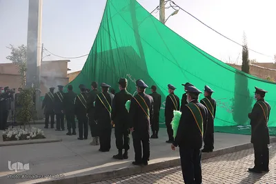 اهتزاز پرچم متبرک به نام امام حسین(ع) در بین‌الحرمین شیراز‎‎