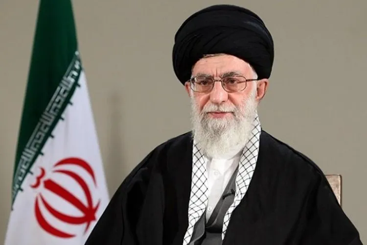 رونمایی از 3 کتاب با موضوع «نظام فکری آیت‌الله خامنه‌ای در گستره فرهنگ»