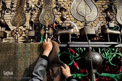 مراسم سنتی شال و پر کردن علم تاریخی طیب
