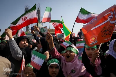 تشییع شهید گمنام با حضور دانش‌آموزان در اهواز