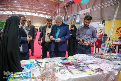 بازدید مسئولین از نمایشگاه قرآن و عترت شیراز